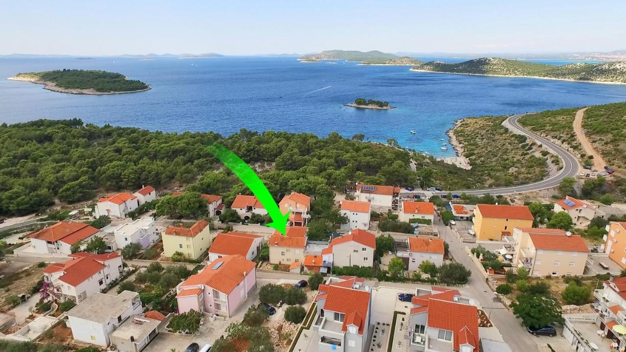 Apartments With A Parking Space Bilo, Primosten - 12868 Bagian luar foto
