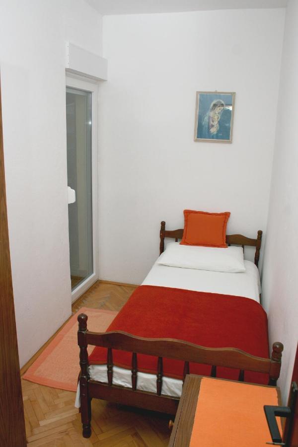 Apartments With A Parking Space Bilo, Primosten - 12868 Bagian luar foto